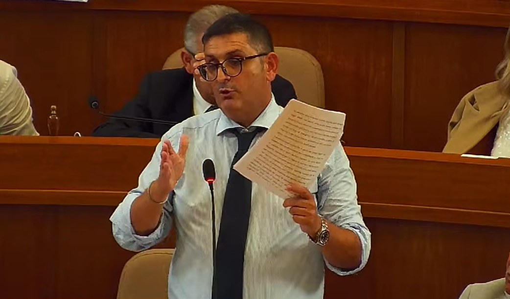 Bradisismo, Manzoni in consiglio comunale a Pozzuoli «Io sono pronto ad andare a Roma con la gente»
