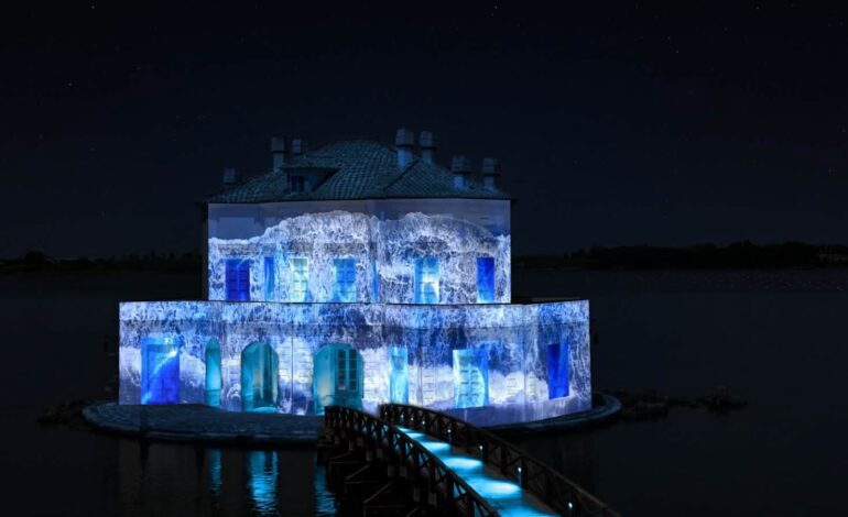 L’America’s Cup arriva a Bacoli: luci e colori illuminano la Casina Vanvitelliana