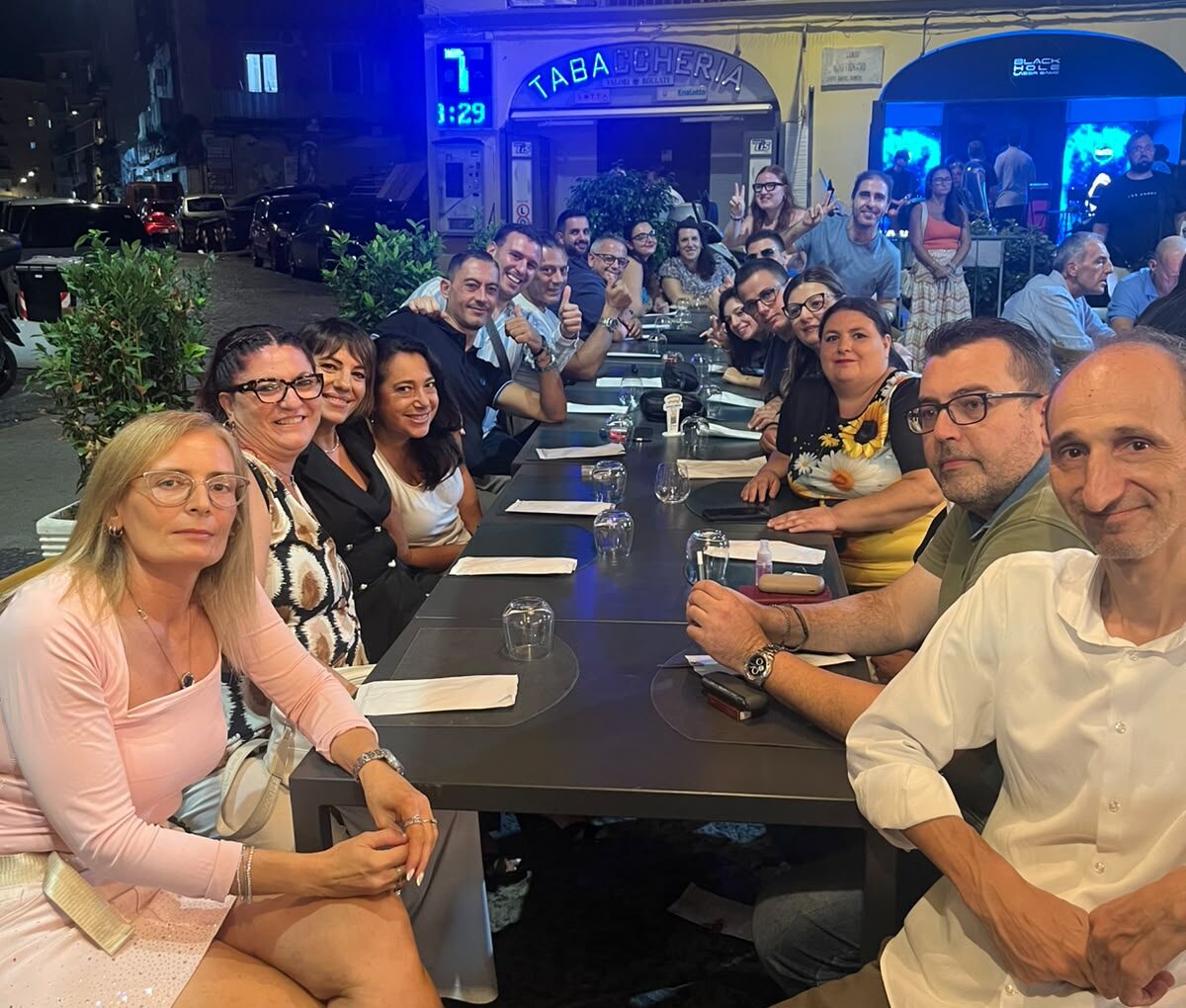 Nel giorno di San Gennaro la “combriccola” ha invaso la pizzeria Simone Cancio – LE FOTO