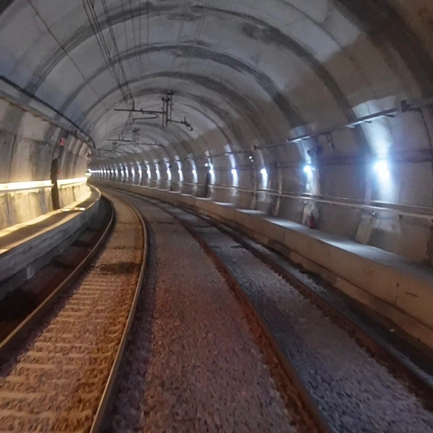 Apre la nuova stazione della cumana di Pozzuoli e riprendono i collegamenti