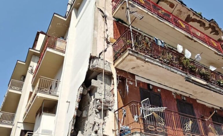 Pozzuoli, cresce ancora il numero degli sfollati: sono 4.060