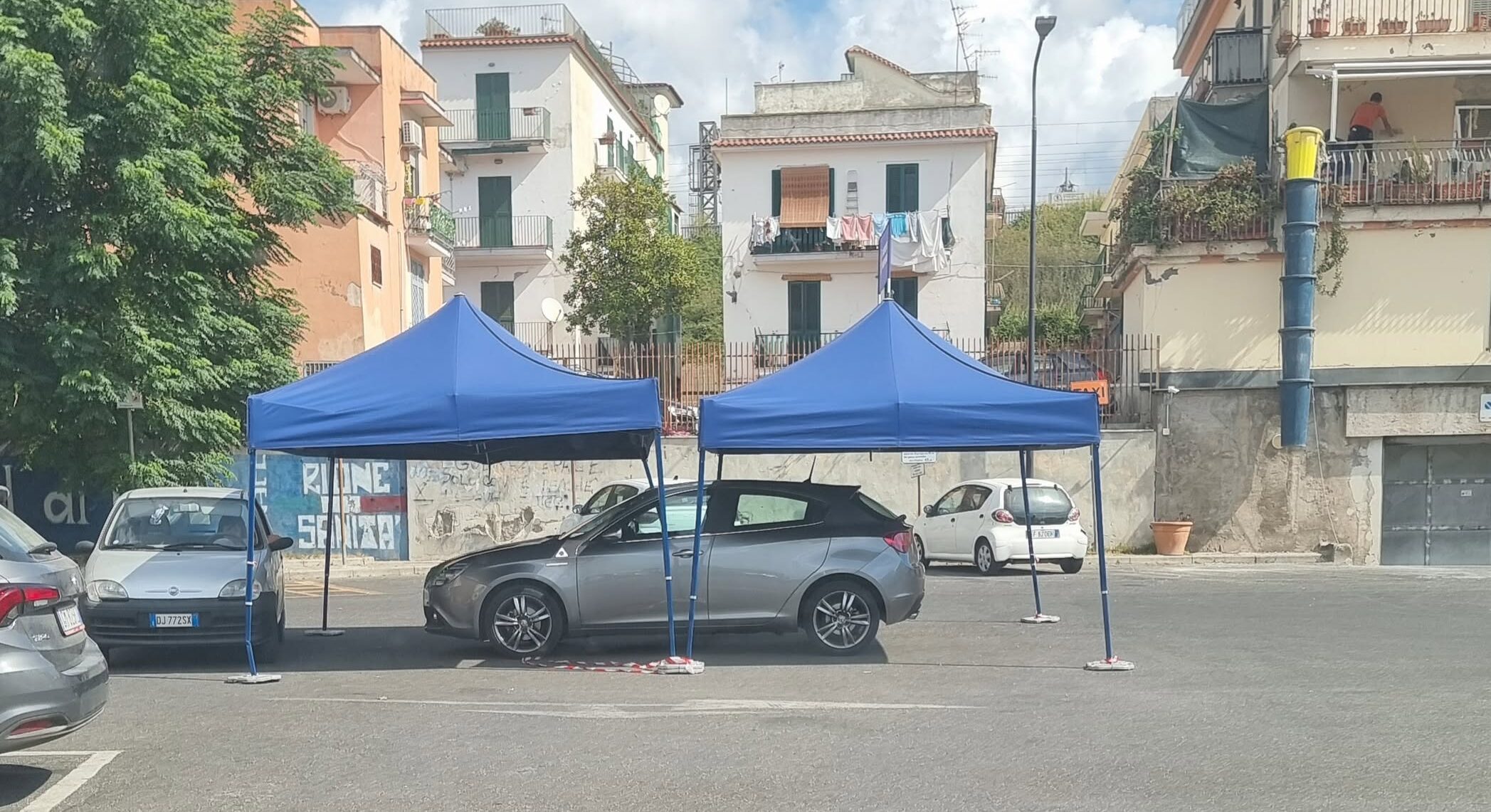 POZZUOLI/ Auto al fresco: ecco come vengono utilizzati i gazebo della Protezione Civile