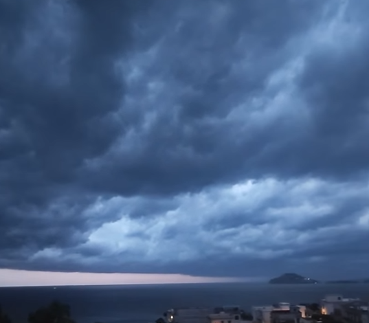 Maltempo, allerta meteo sui Campi Flegrei fino alle 14 di domani