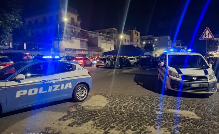 Controlli anti movida selvaggia a Pozzuoli: identificati 42 minori, molti sanzioni su moto senza casco o in auto a forte velocità