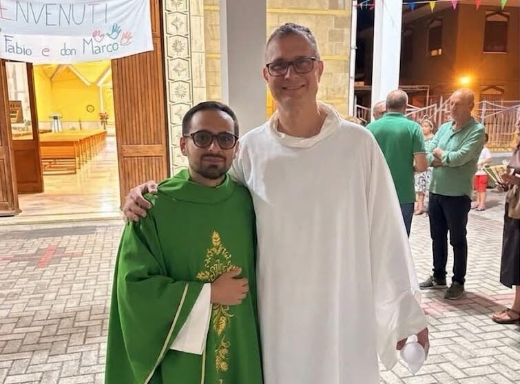 POZZUOLI/ Don Fabio e Don Marco: a Licola i due nuovi parroci della chiesa di San Massimo e Santa Maria Goretti
