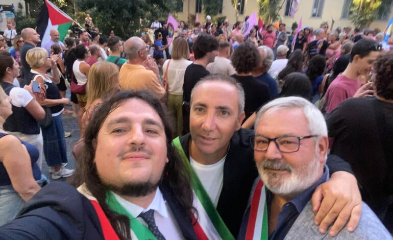 «Manzoni unico sindaco assente al Pride di Bacoli. Perché?»