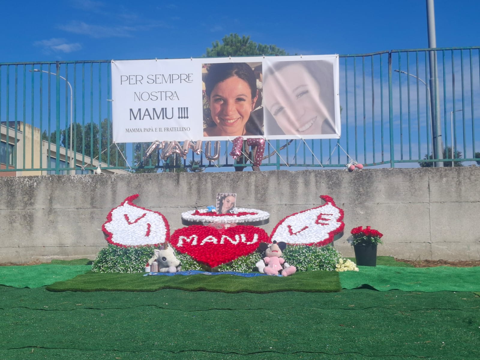 «Per sempre nostra Mamu» la commovente dedica nel giorno del compleanno della 16enne morta a Licola