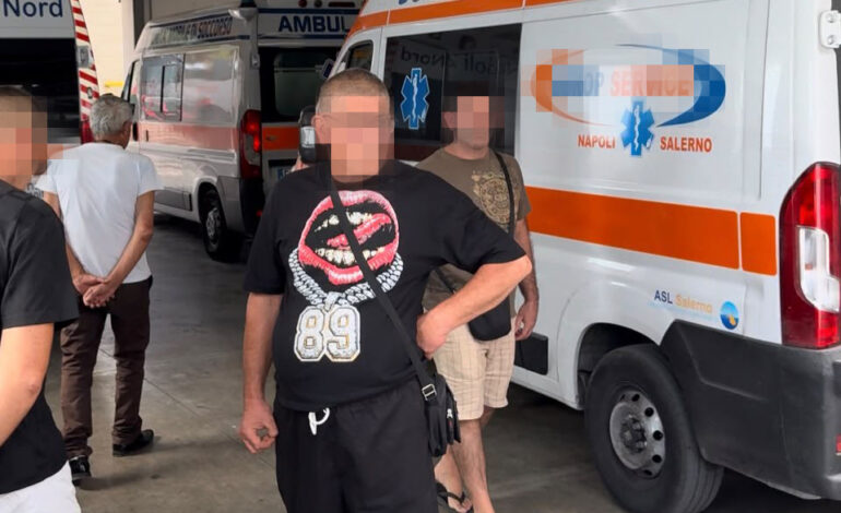 Caos e ambulanze private: bloccato l’ingresso dell’ospedale di Giugliano
