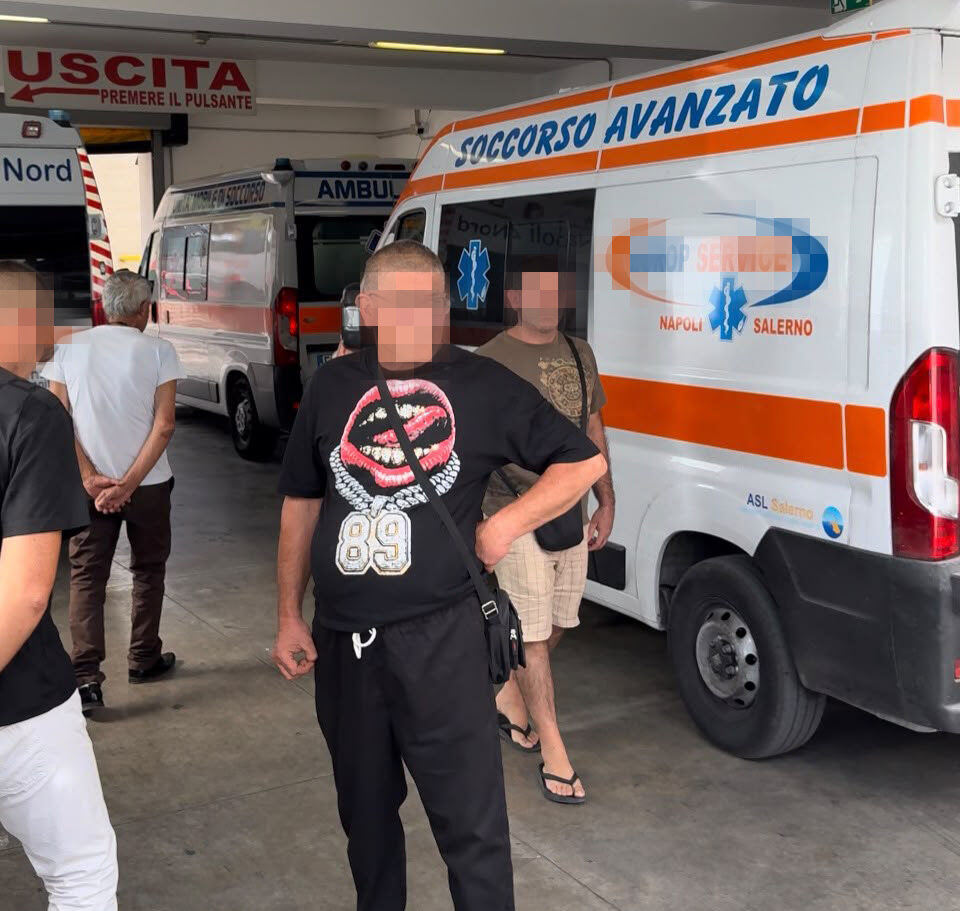 Caos e ambulanze private: bloccato l’ingresso dell’ospedale di Giugliano