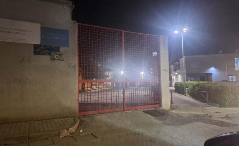 POZZUOLI/ Data alle fiamme l’auto di un’educatrice del nuovo asilo nido comunale a Monterusciello