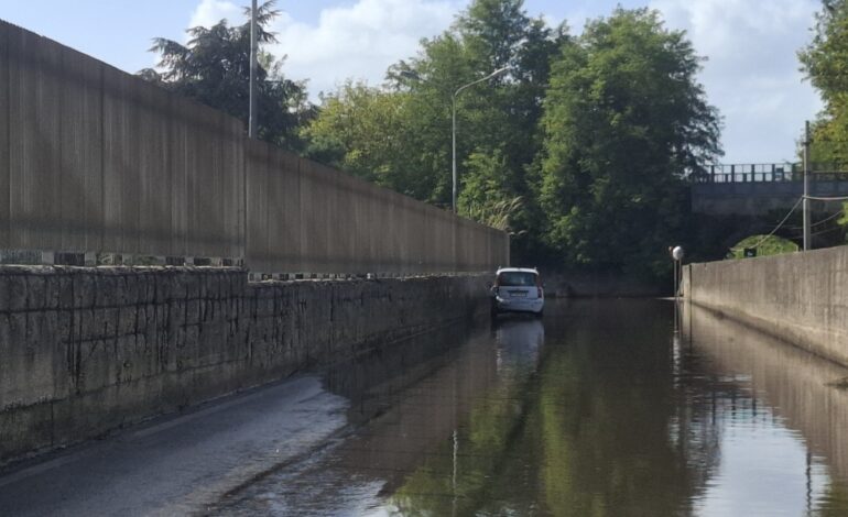Il comune di Pozzuoli lascia via Reginelle allagata – LE FOTO