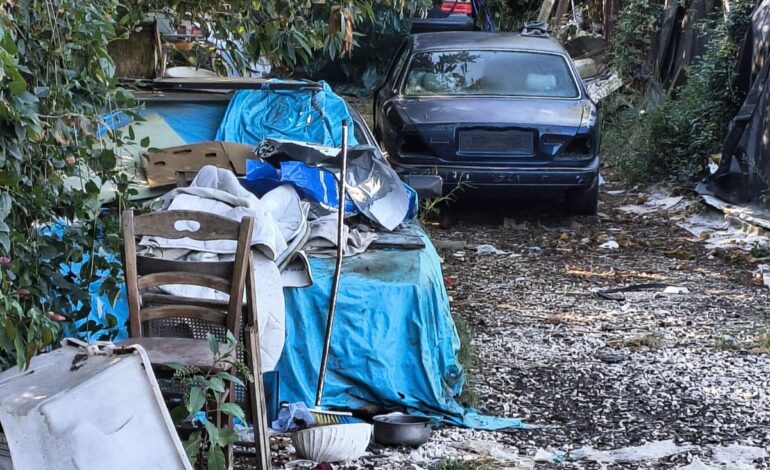 Maxi discarica di rifiuti sequestrata a Pozzuoli