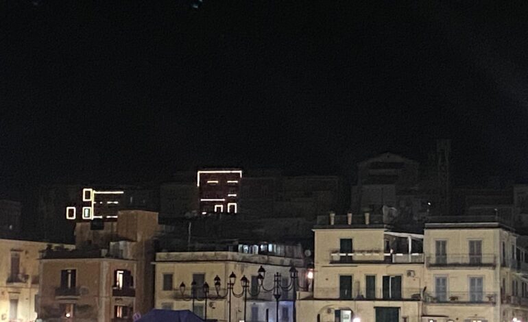 POZZUOLI/ Spente le luci dello Skyline del Rione Terra «Simbolo di sciatteria e abbandono»