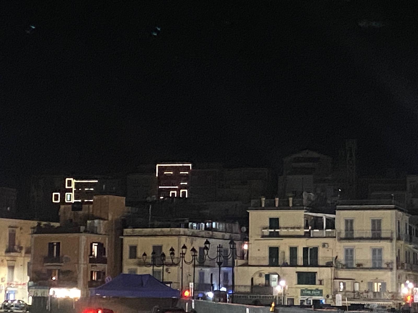 POZZUOLI/ Spente le luci dello Skyline del Rione Terra «Simbolo di sciatteria e abbandono»