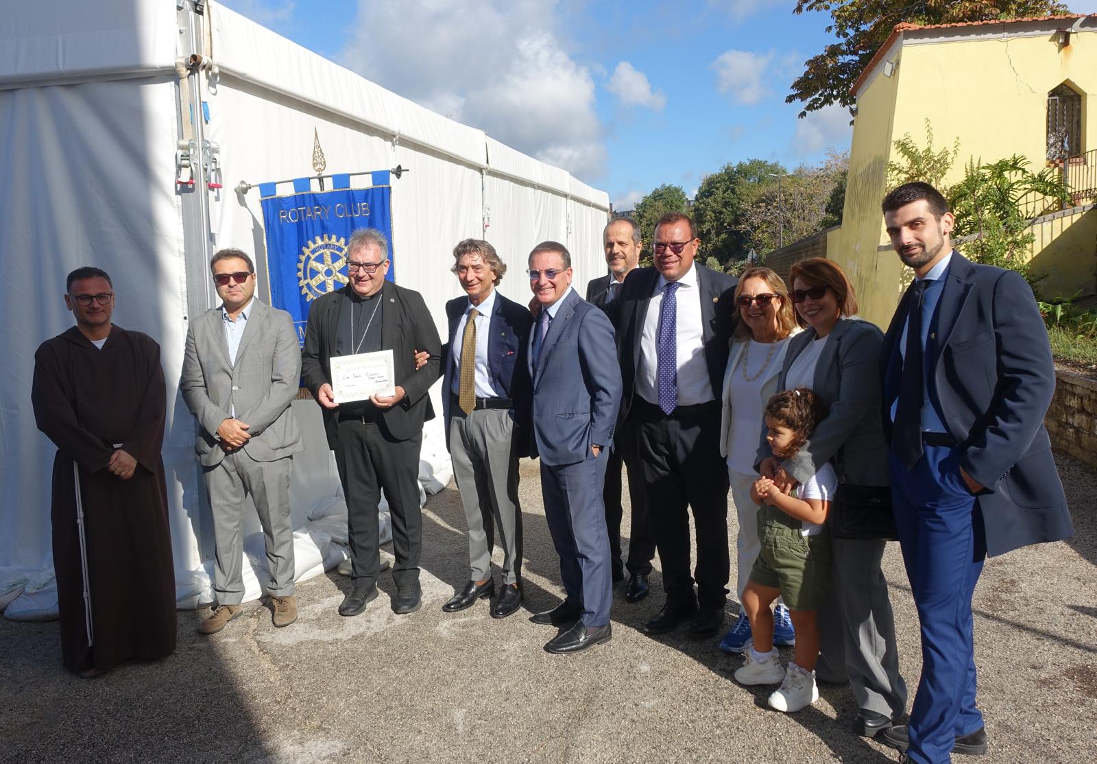 A Pozzuoli il “Rotary Youth Exchange” studenti in movimento nel mondo. Consegnata onorificenza al Vescovo