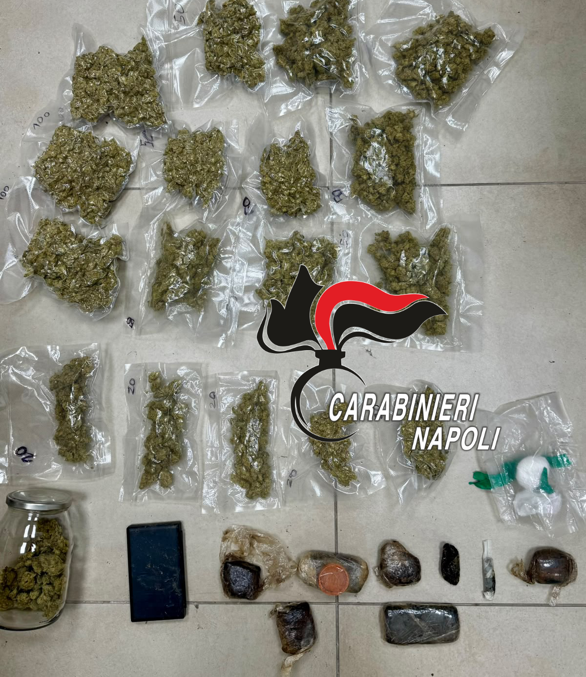 Trovato con un chilo di droga in un casolare a Monte di Procida: 52enne finisce in manette