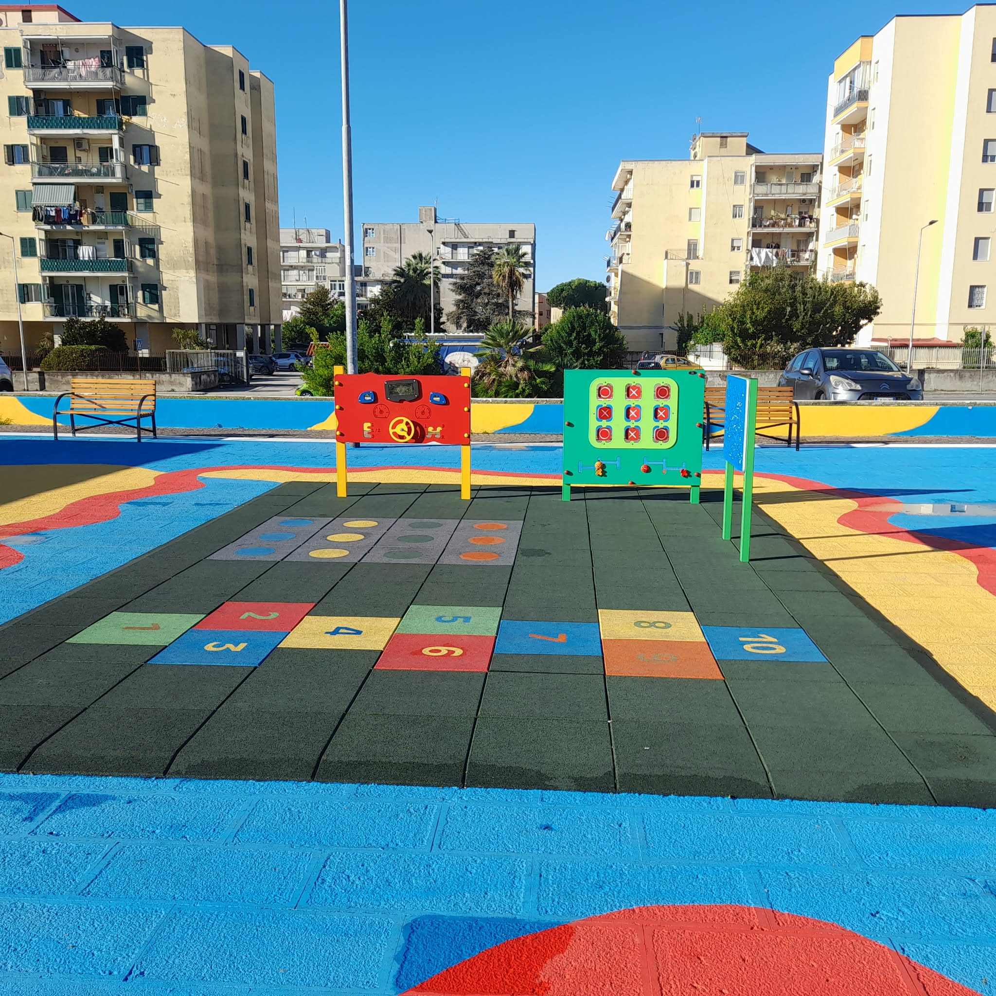 Pozzuoli in gioco: a Piazza Minopoli uno spazio all’aperto dedicato ai giochi di una volta