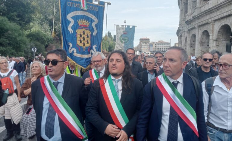 I sindaci flegrei rispondono al ministro Musumeci «La nostra iniziativa comunicata a lui e alla Meloni»