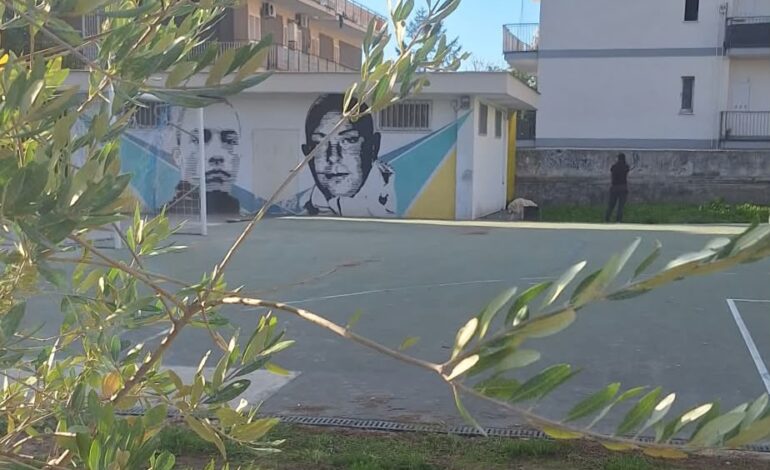 «Vent’anni senza Loris e Daniele, un ricordo che mette radici»: piantati 20 alberi di ulivo a Pozzuoli