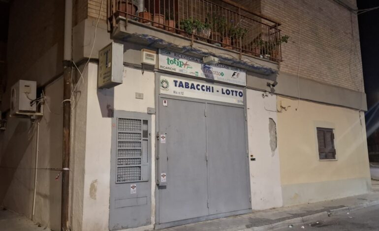 POZZUOLI/ Tentano furto in tabaccheria e scappano: carabiniere spara. Quattro fermati a Toiano, c’è anche Pagliuca Jr – LE FOTO