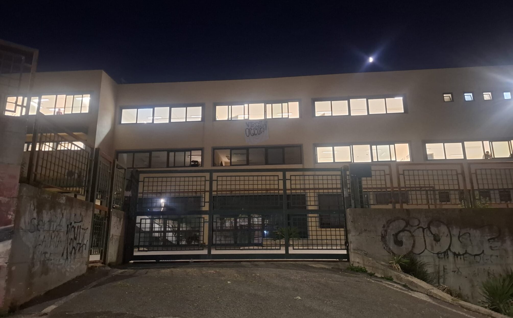Occupato il Liceo Virgilio di Pozzuoli